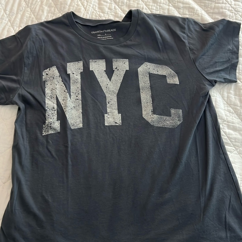 Like New!!  Grayson Threads NYC tshirt womens size L